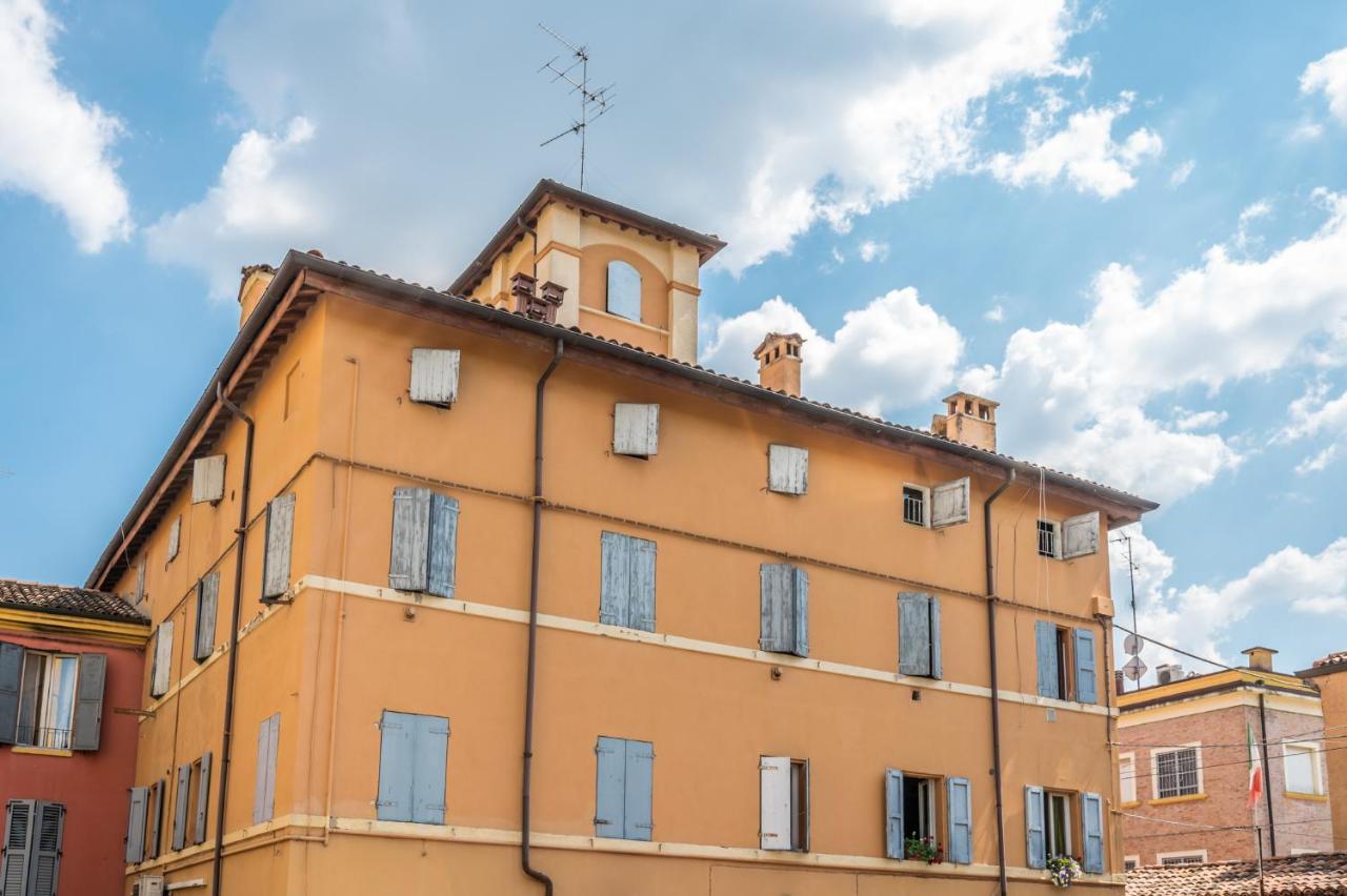 Nella Corte Del Mulino, 1 Passo Dal Centro Con Parcheggio Modena Exterior foto